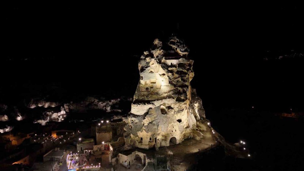 Geceler aydınlandı: Ortahisar turizme açıldı