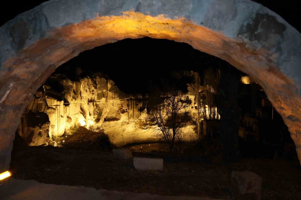 Geceler aydınlandı: Ortahisar turizme açıldı