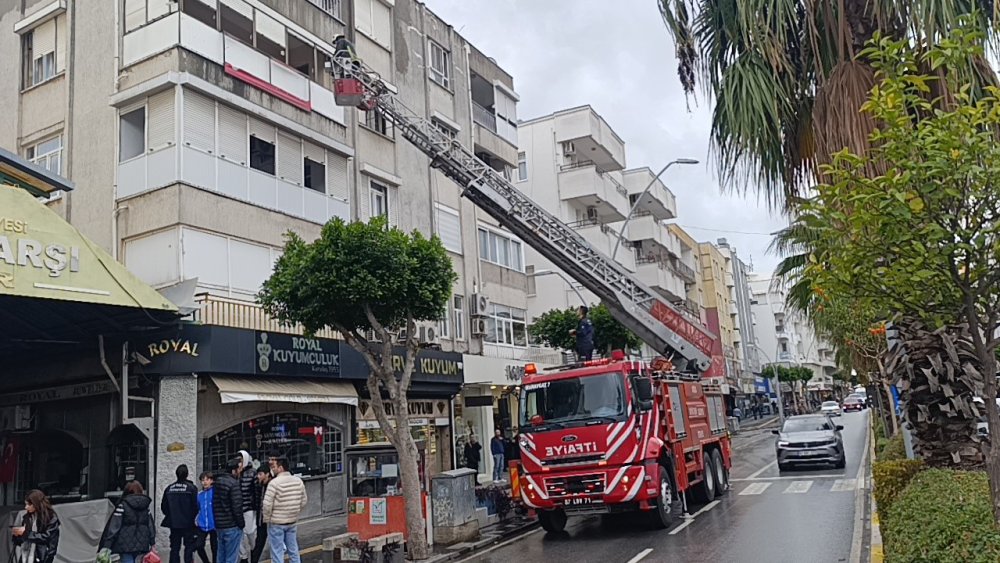 Ocakta unutulan makarna itfaiyeyi alarma geçirdi