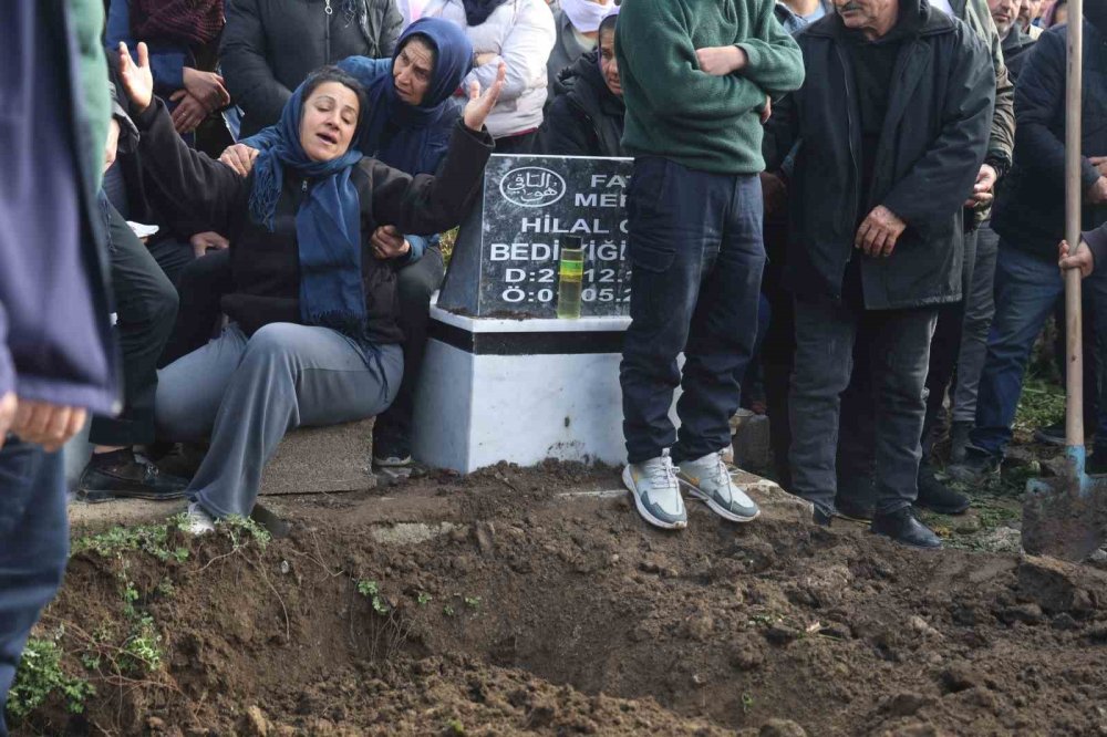 Ablası tarafından öldürülen Eylül son yolculuğuna uğurlandı
