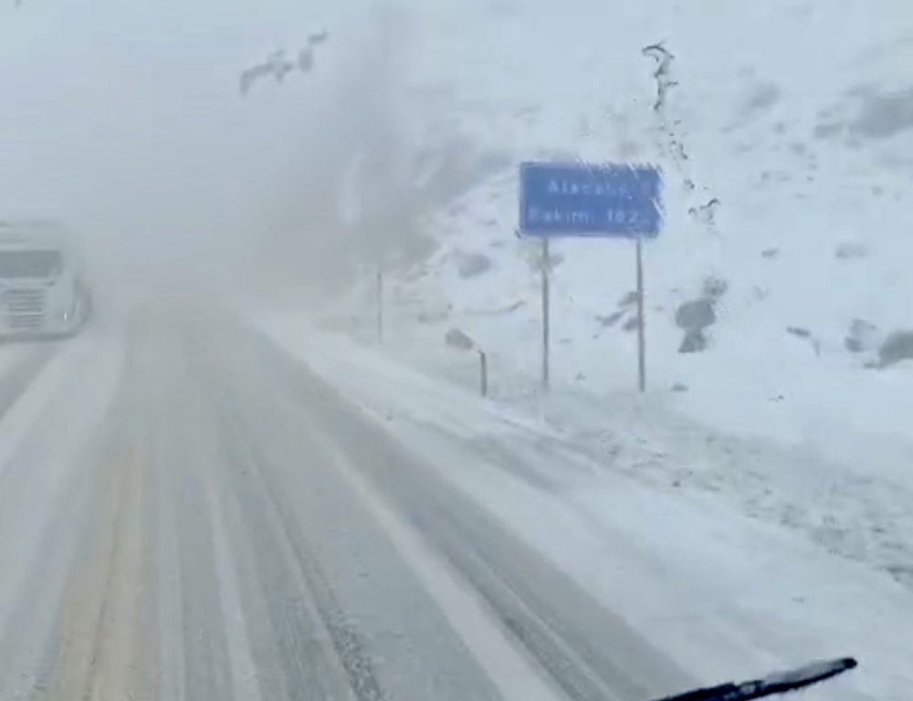 Alacabel’de Kar, Tipi ve Buzlanma Bir Arada! 30 santimetreyi aştı