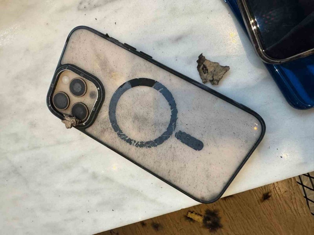 Lüks siteye getirilen kargo paketi bomba gibi patladı! O anlar kamerada