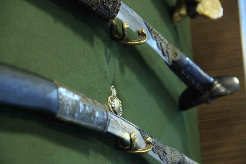 Ters kavis, kulaklı kabza: Yatağan’ın tasarım sırrı