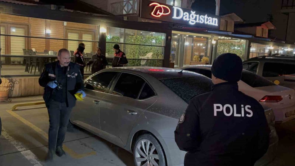 Aksaray–Konya yolundaki alkollü tesiste silahlar konuştu