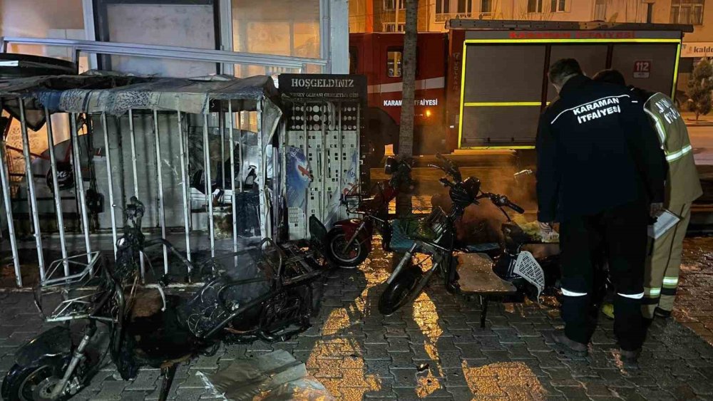 Şarjdayken alev aldılar! Elektrikli bisikletler küle döndü