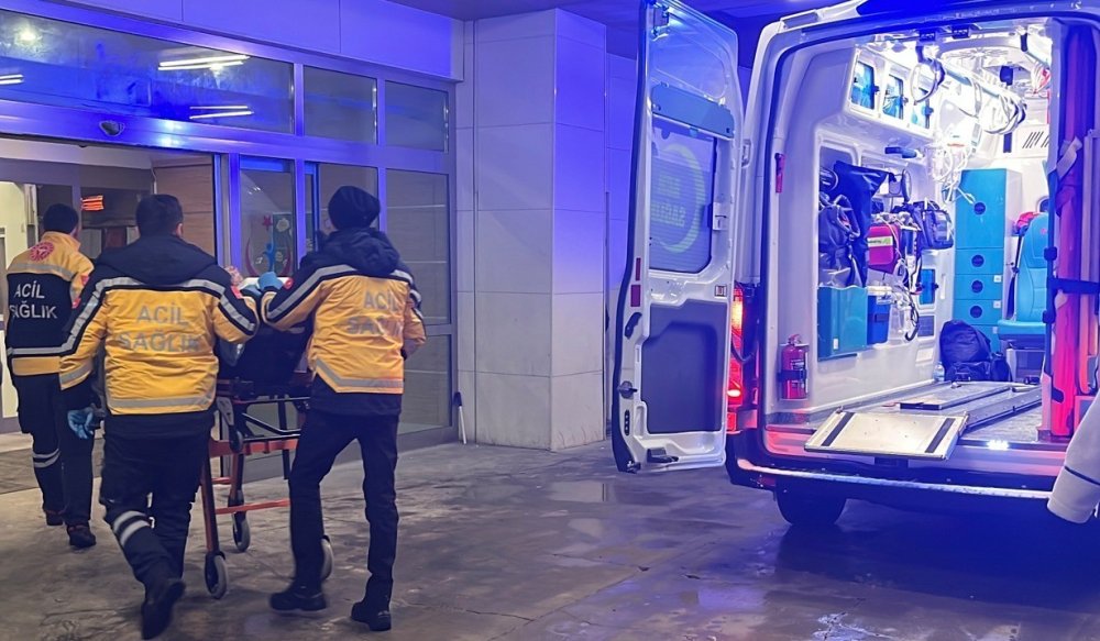 Yoğun kar ve tipi, sağlık ekiplerini durdurmadı