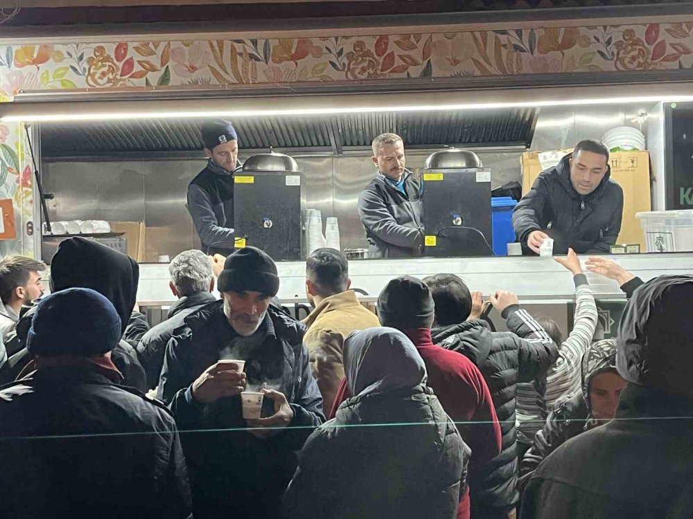 Konya’da Kandil Gecesi: Camiler Doldu, Dualar Yükseldi