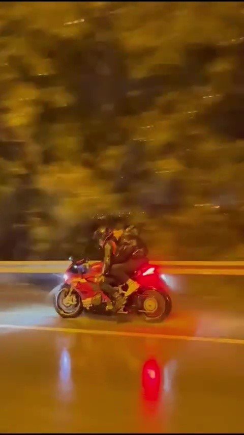 Kız arkadaşını korurken hayatını feda etti