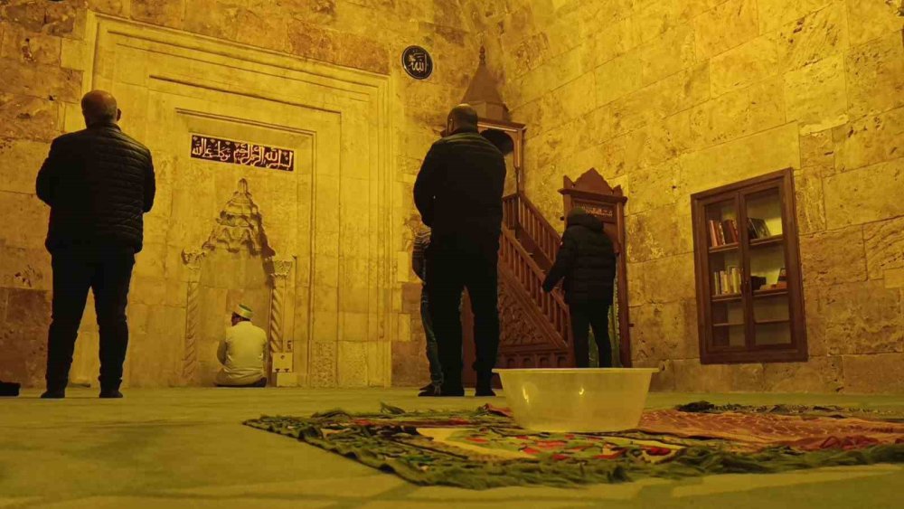 Selçuklu mirasında kovalı önlem: Cacabey Medresesi’nde sızıntı