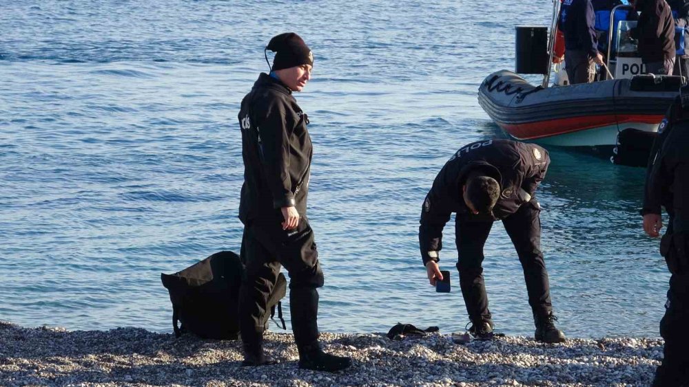 Balığa çıkan iki arkadaşın oltasına ceset takıldı