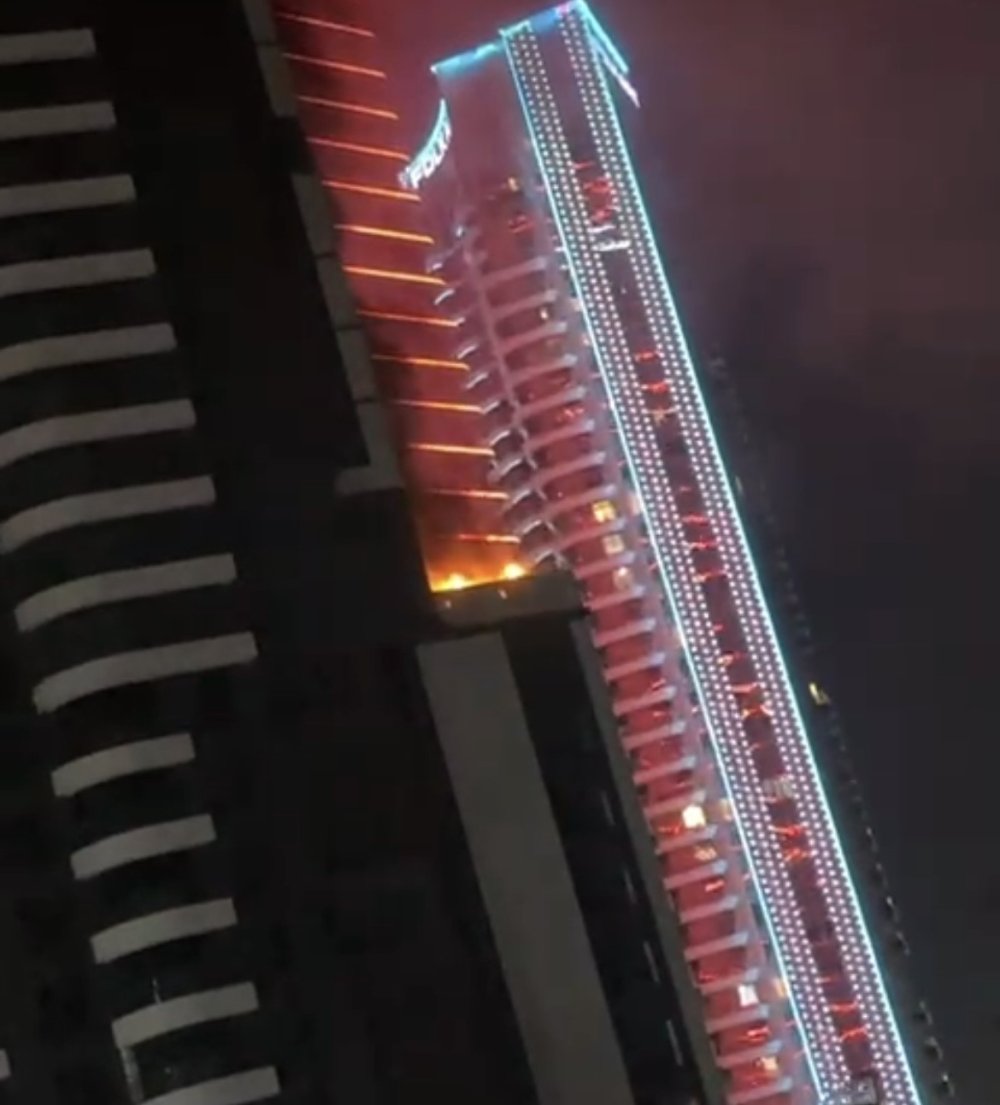 İzmir'in sembolünden alevler yükseldi