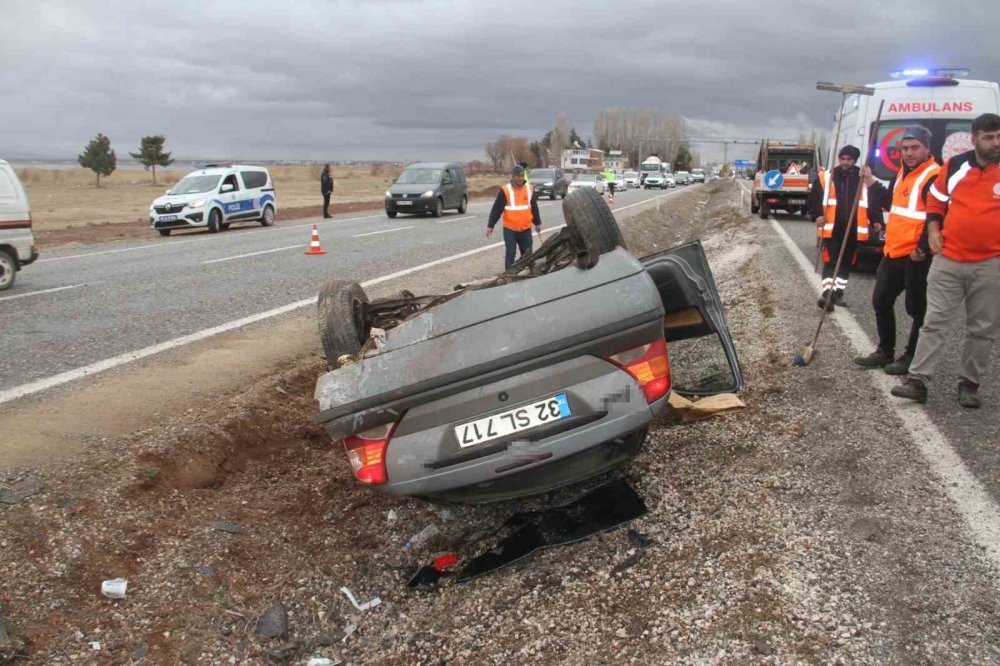 Beyşehir Yolunda Takla Atan Araçta Aynı Aileden 6 Kişi Yaralandı