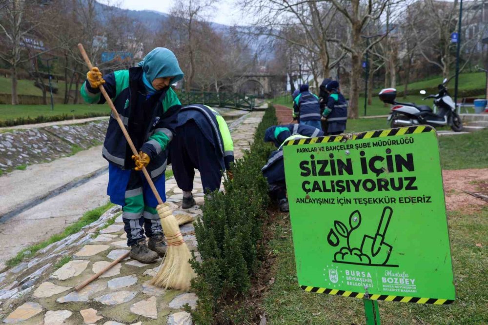 Bursa kışta da baharı yaşıyor