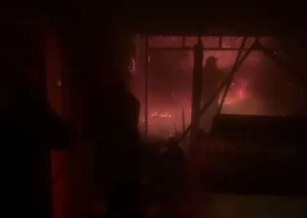 Mahalle konağında çıkan yangın kısa sürede söndürüldü