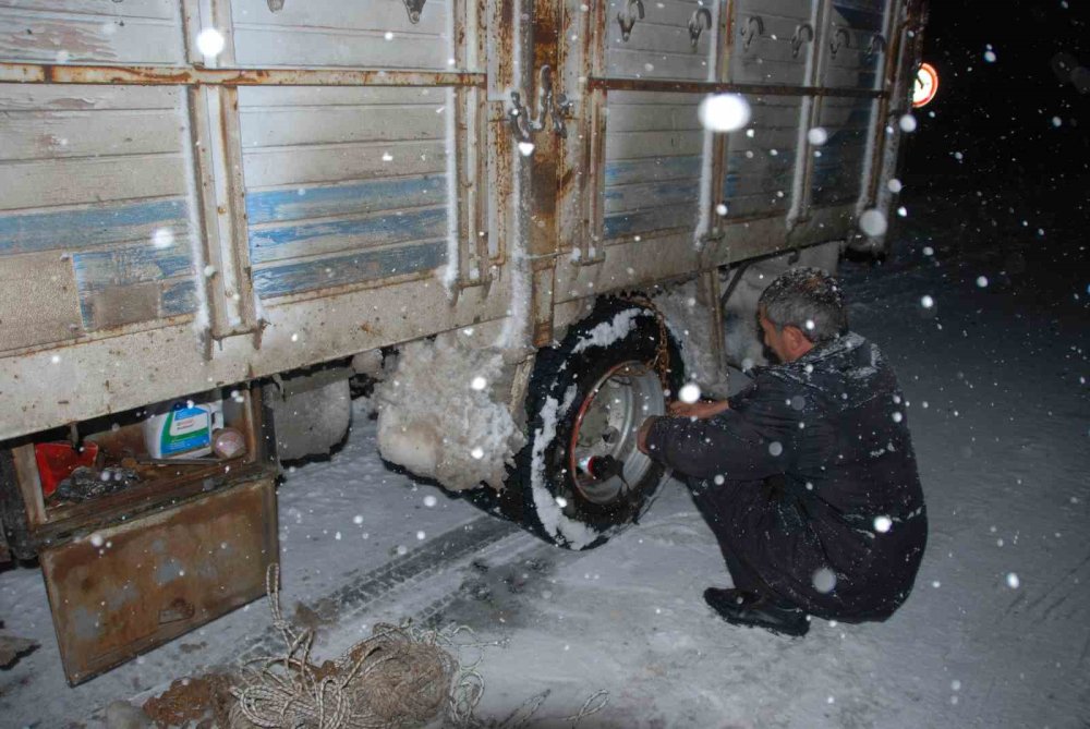 Alacabel hep karlı, mesai sürüyor