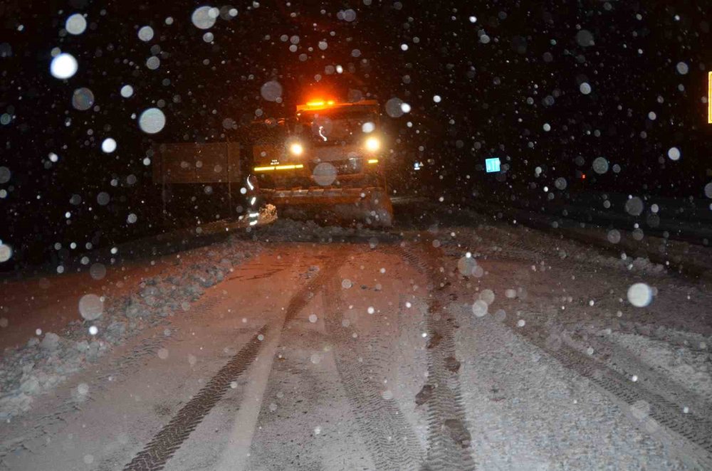 Alacabel hep karlı, mesai sürüyor