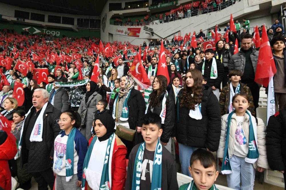 Bursaspor'a 90 nefer daha