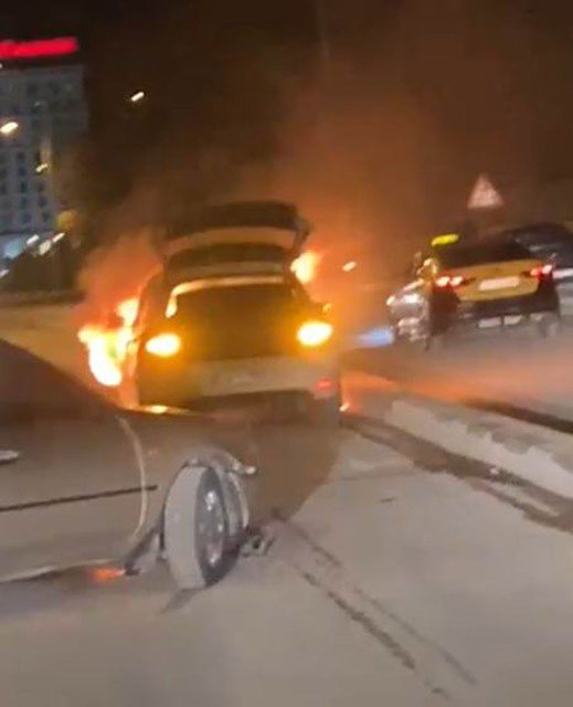 Karapınar’da seyir halindeki otomobilde yangın çıktı