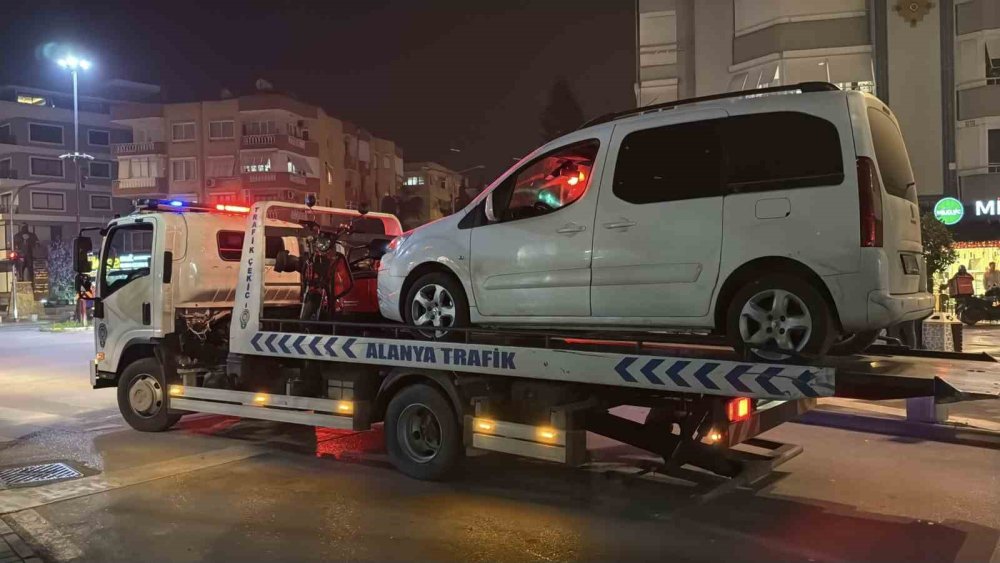 Alanya karıştı! Nergis Sokak'ta 7 yaralı var
