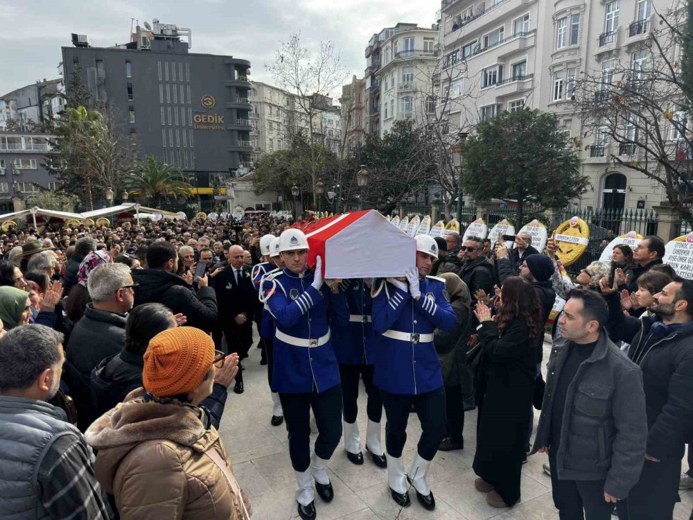 Usta oyuncu Haldun Dormen son yolculuğuna uğurlandı