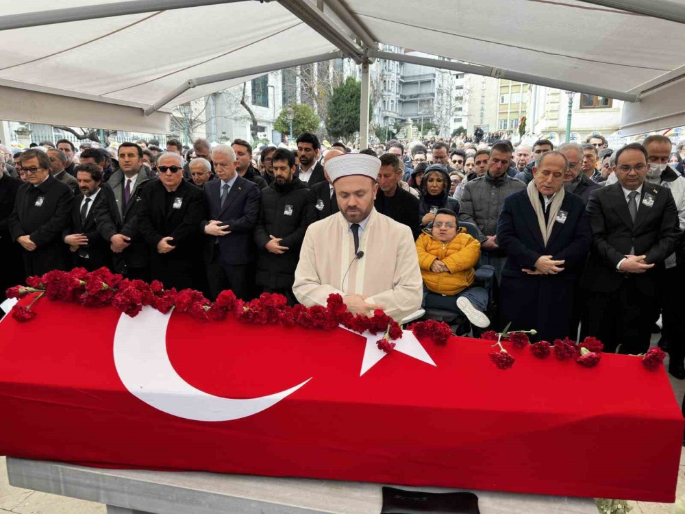 Usta oyuncu Haldun Dormen son yolculuğuna uğurlandı
