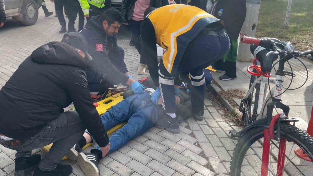 Yayalara yol vermek isterken kaza oldu! Bisikletli ağır yaralı