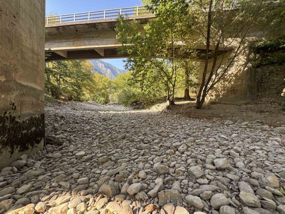 Toroslar’da su sevinci! Üzümdere Irmağı yeniden aktı