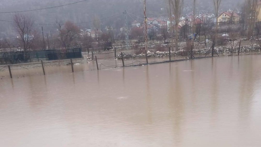 Konya'nın bir ilçesi sular altında kaldı