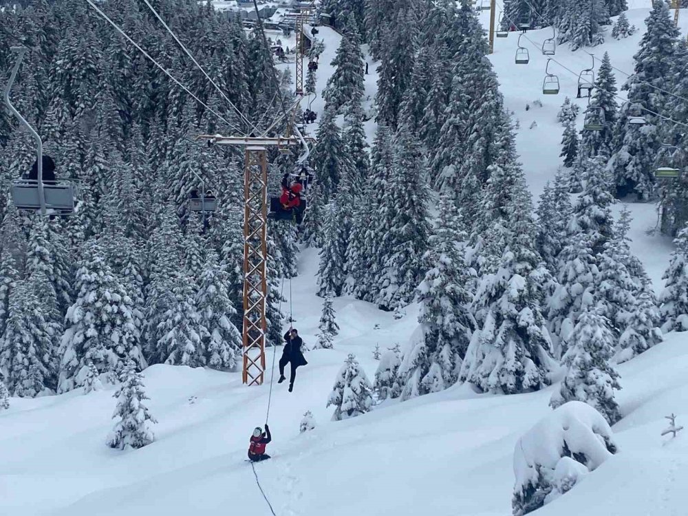 Uludağ’da telesiyej arızası! Mahsur kalan 40 tatilci kurtarıldı