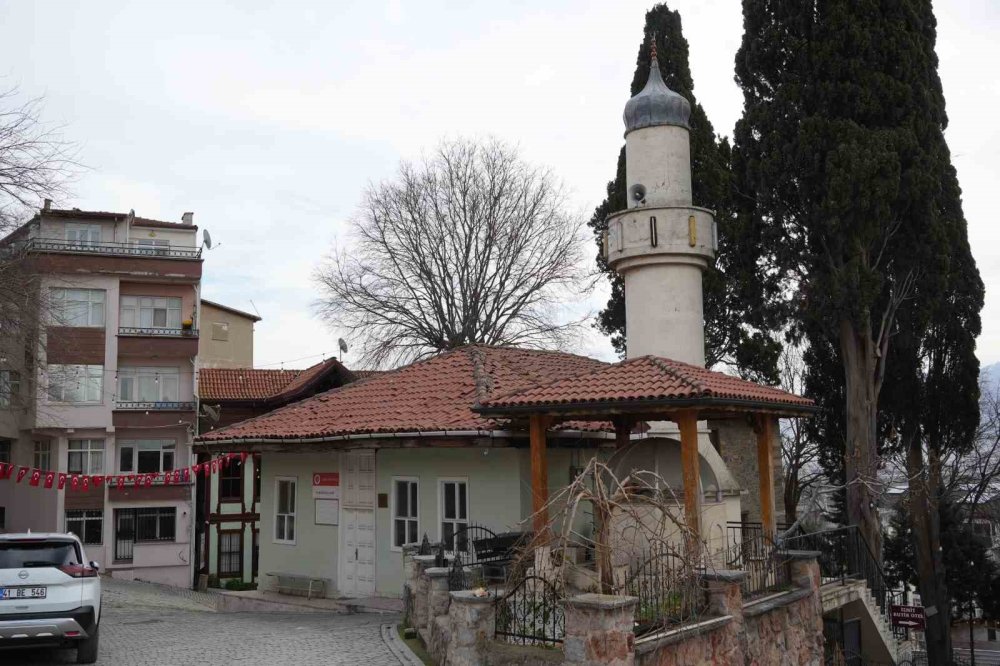 Yumurta parasıyla yapılan 394 yıllık cami restorasyona alındı
