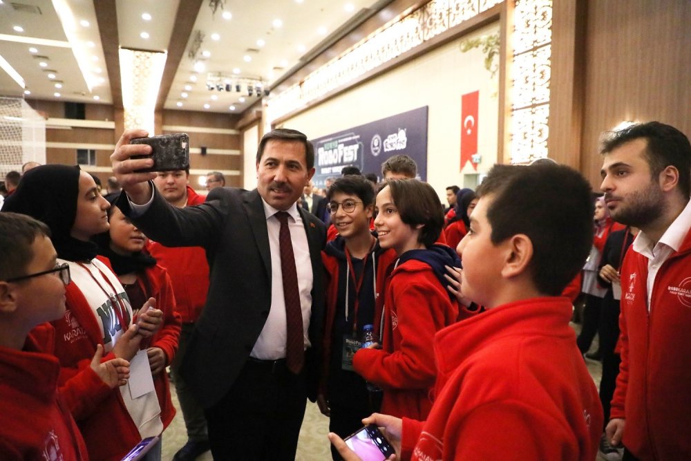 ROBOFEST KONYA üçüncü kez gençleri teknolojiyle buluşturuyor