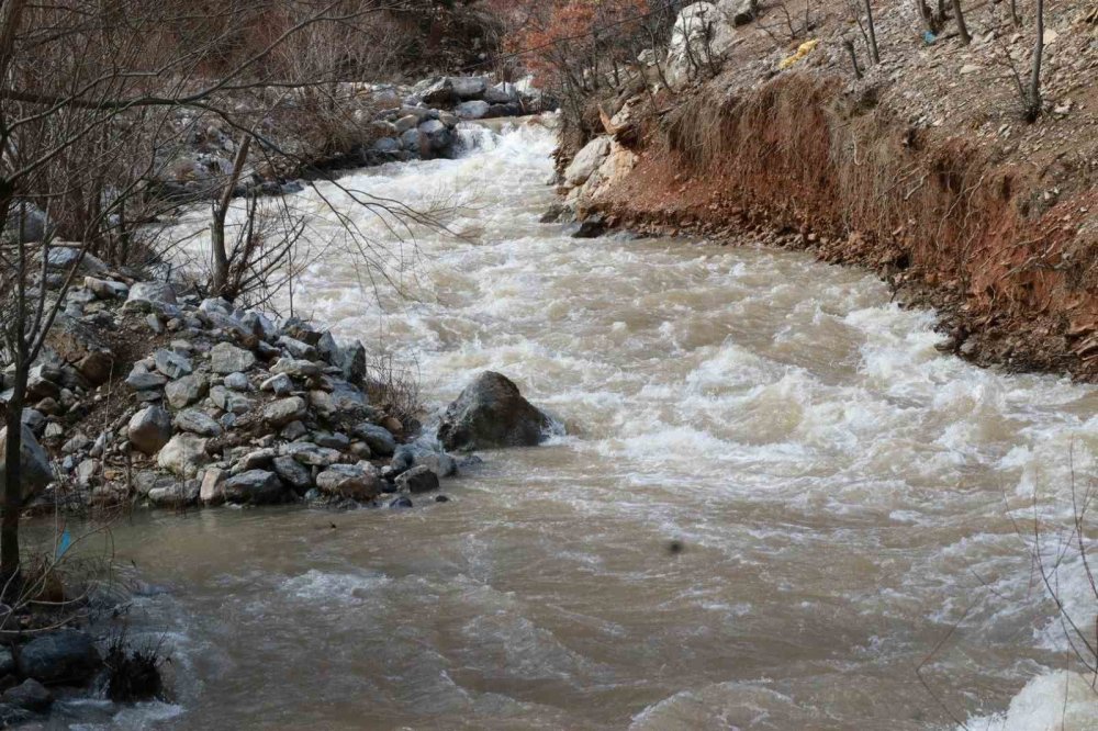 Kar Suları Göksu’yu Ayağa Kaldırdı! İki Yıl Sonra Aksu Aktı