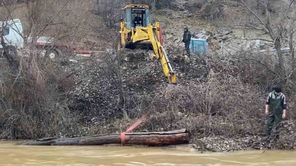 Aygır Şelalesi’nde su seviyesi yükseldi, ekipler önlem alıyor