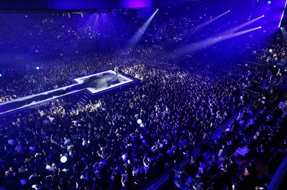 Megastar Tarkan’dan 9 günde 50 bin kişilik konser rekoru