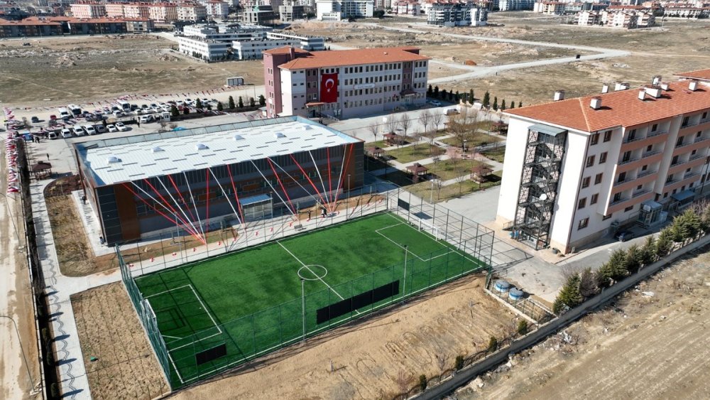 Selçuklu Fen Lisesi’ne 67,6 Milyon TL’lik Spor Yatırımı Açıldı