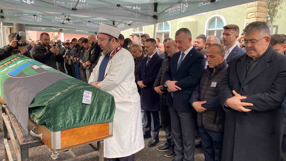 Beşiktaş maçında düşerek can veren taraftara acı veda