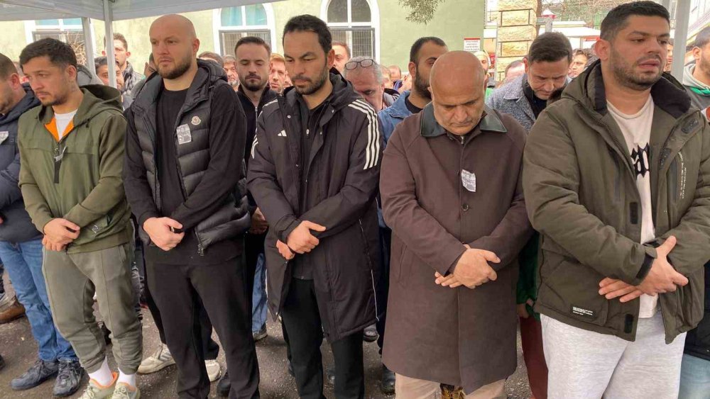 Beşiktaş maçında düşerek can veren taraftara acı veda