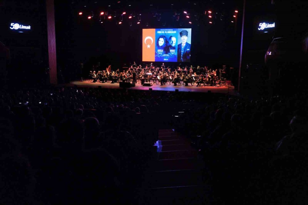 Ünlü firmanın orkestrası iki şehirde alkışlandı