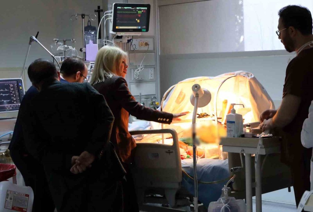 Antalya'dan bir başarı daha! Akrabasının kurtulduğu hastanede ameliyat