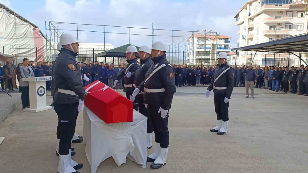 Gazipaşa'nın acı günü! 54 yaşındaki polis memuru kalp krizi geçirdi