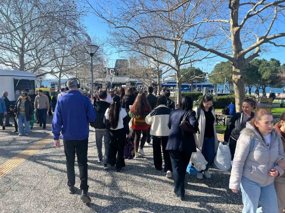 İzmir'e güneş doğdu