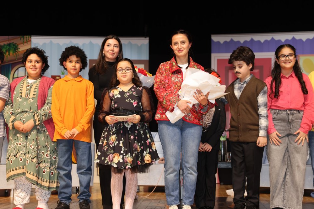 Konya'da kapalı gişe tiyatro oyunu