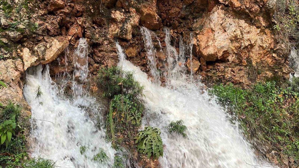Yağmur coştu Alanya'da Oba Çayı taştı