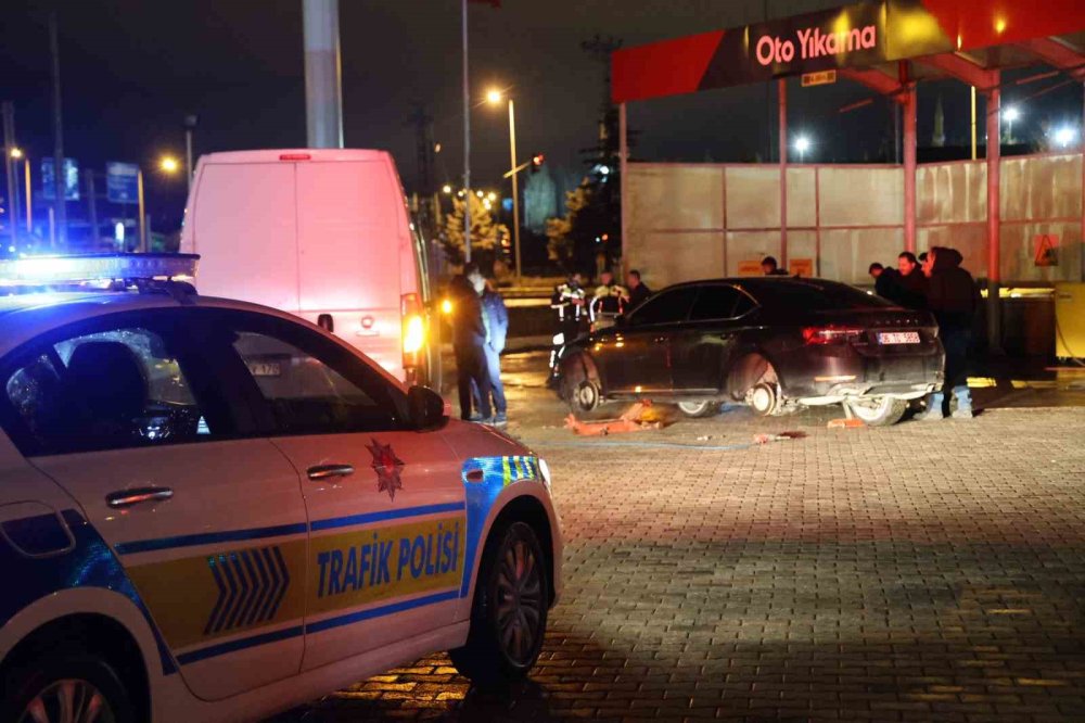 Aksaray-Nevşehir karayolunda ihmal! : Valinin makam aracı da çukura düştü