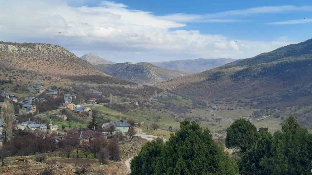 Konya'da 1,5 ay akan şelalenin yüzyıllık hikayesi