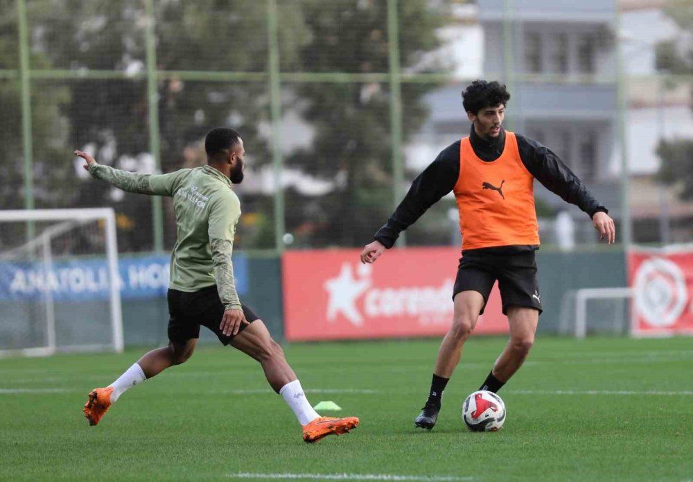 Alanyaspor'da hoca kadro kuramıyor