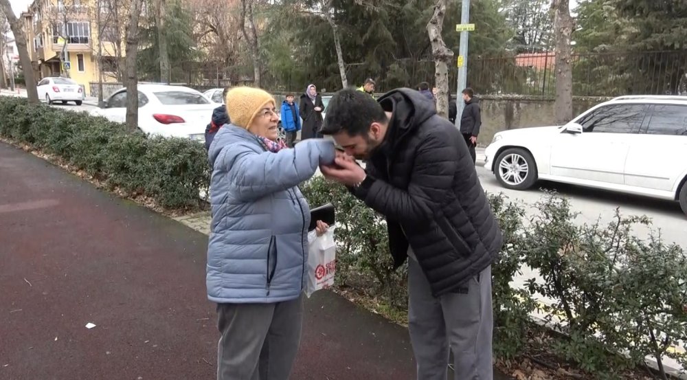 İstanbul’dan geldi, Isparta’da örnek bir davranış sergiledi