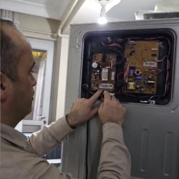 Yapay zekayla buzdolabını tamir etti, 12 bin TL’den kurtuldu