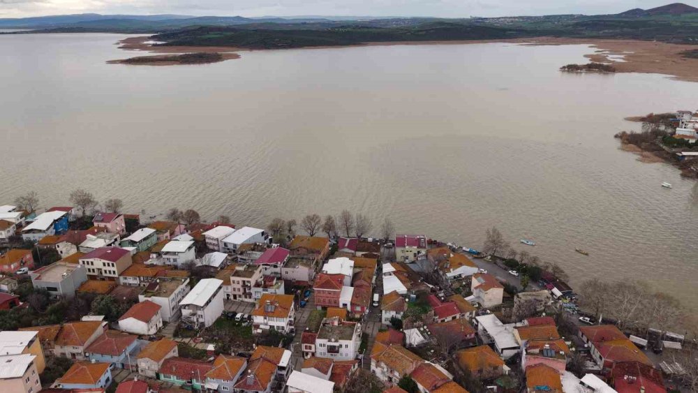 Kuraklıkla boğuşuyordu, yağışlarla yeniden küçük Venedik oldu