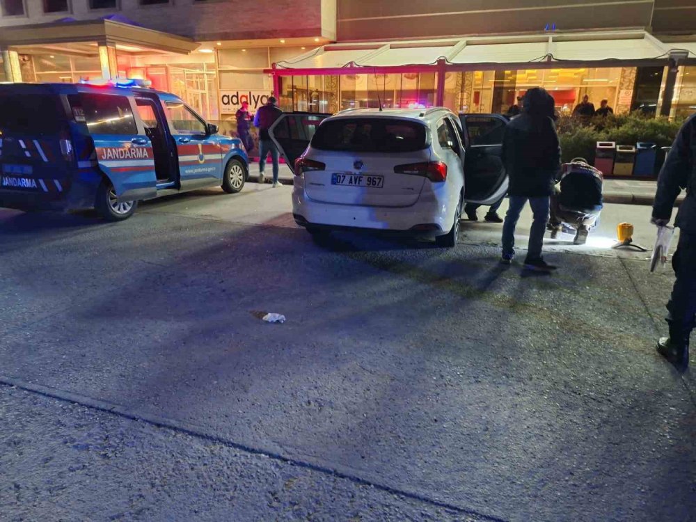 Şüpheli araçtan ceset çıktı! 5 gündür kimse fark etmedi